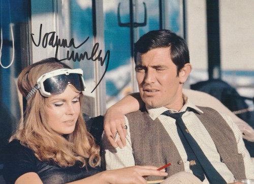 Joanna lumley signed 7x5 inch - lumley,